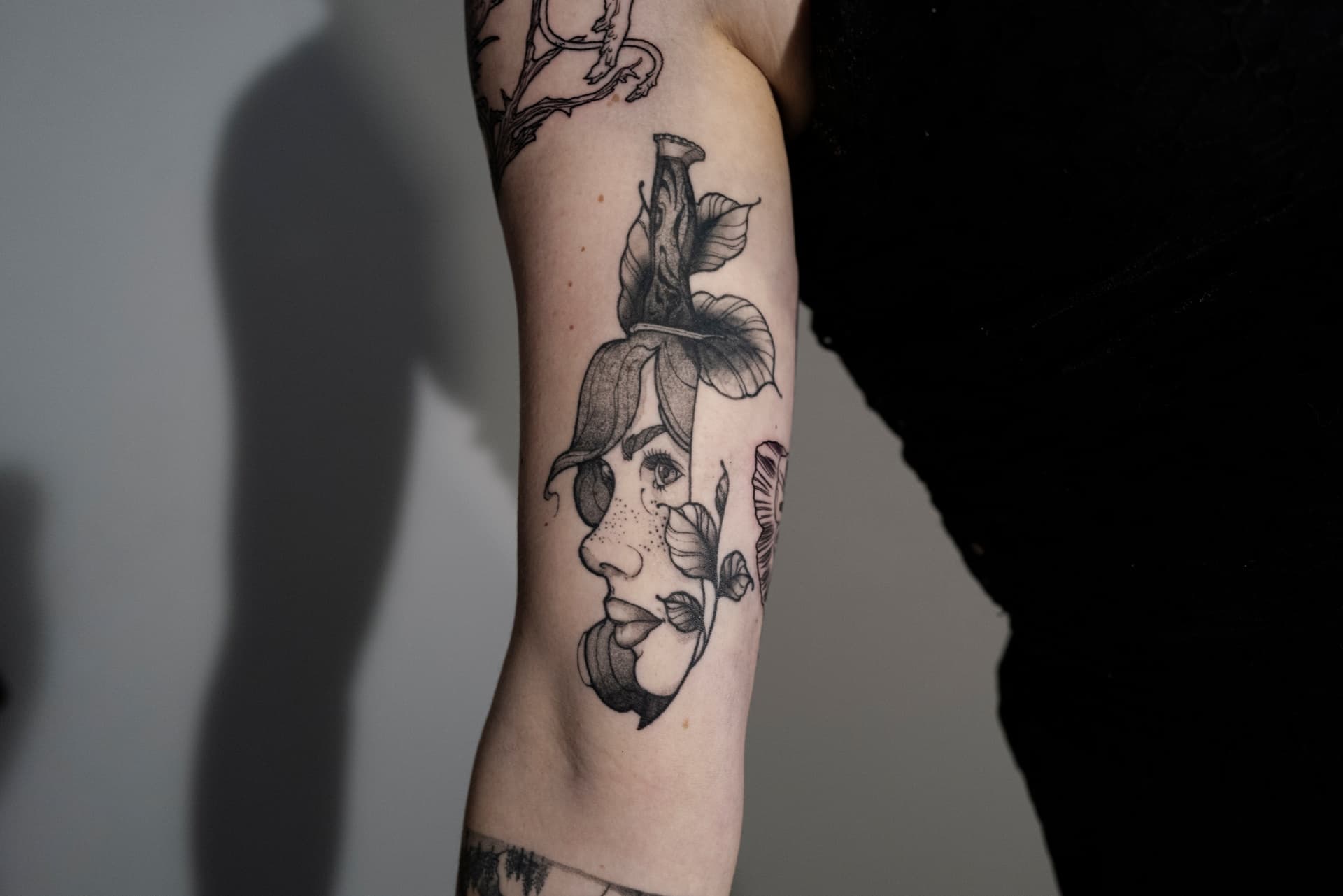 Mel Trender tattooer, fantasy and game culture tattoos