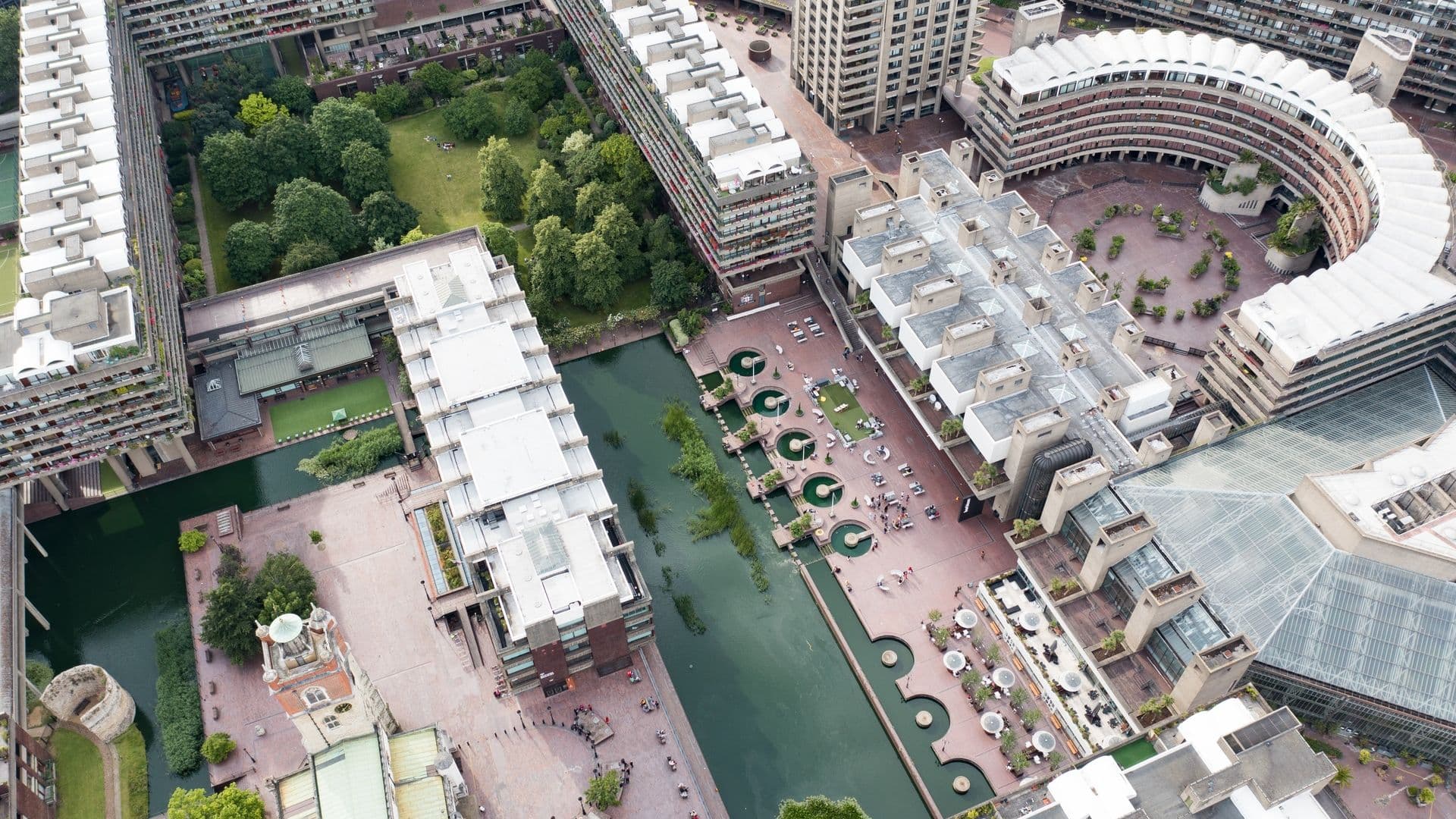 Barbican Estate, brutalism architecture, Cultural and music center