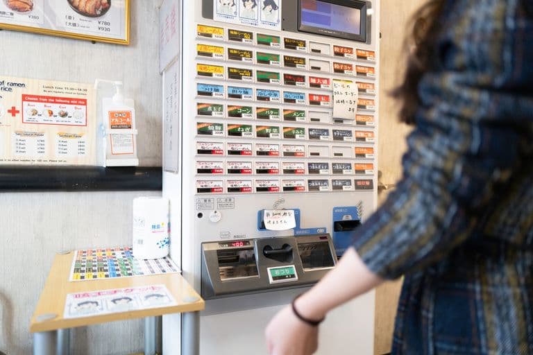 How to order ramen in Japan
